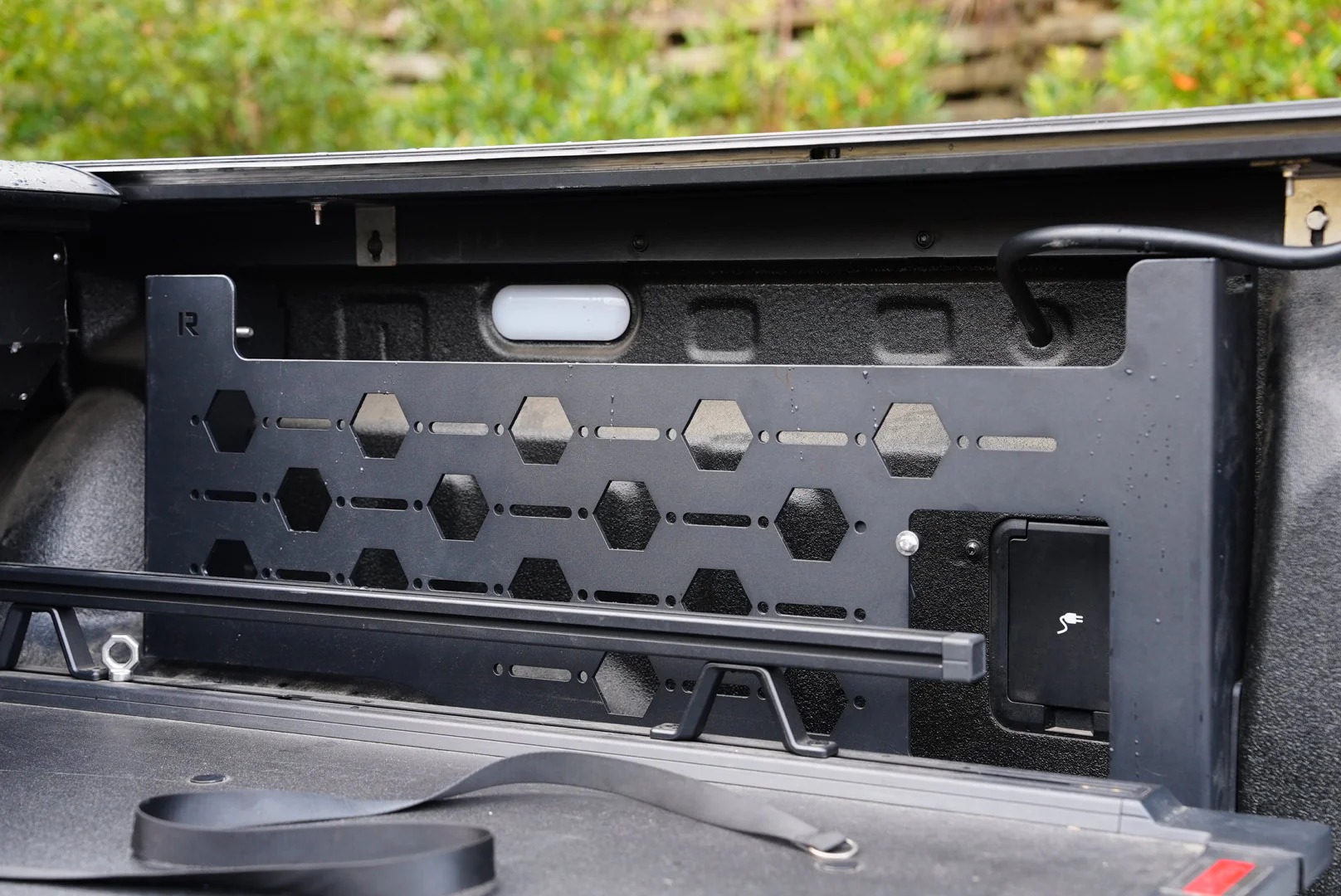 5mm Aluminium MOLLE Panel Tub Side Mount Storage System for BYD Shark 6 2025 Onwards