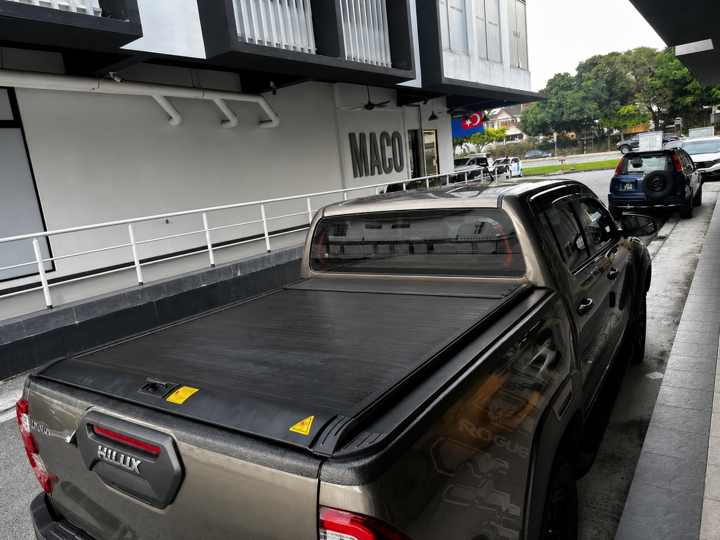 Manual Heavy Duty Aluminium Roller Shutter for Toyota Hilux 2015-2023