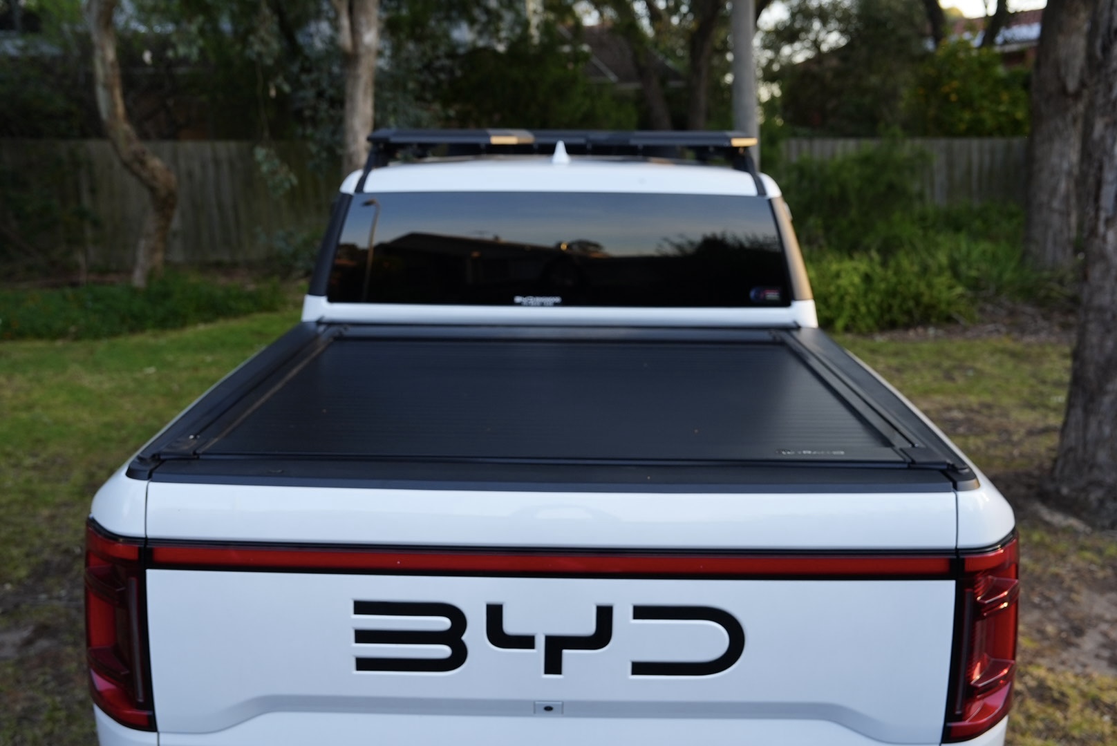 TRACHO SIGNATURE Electric Roller Shutter for BYD Shark 6 2022-2026