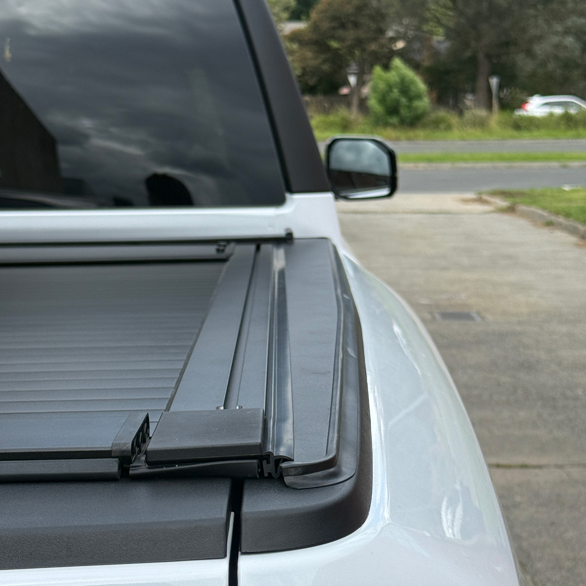 TRACHO SIGNATURE Manual Roller Shutter for BYD Shark 6 2022–2026